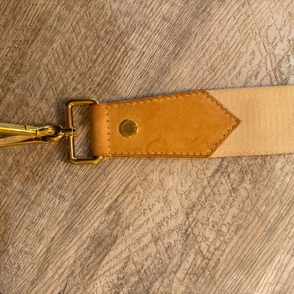 Louis Vuitton *RARE* Raindrop Besase Bag - Picture 14 of 14